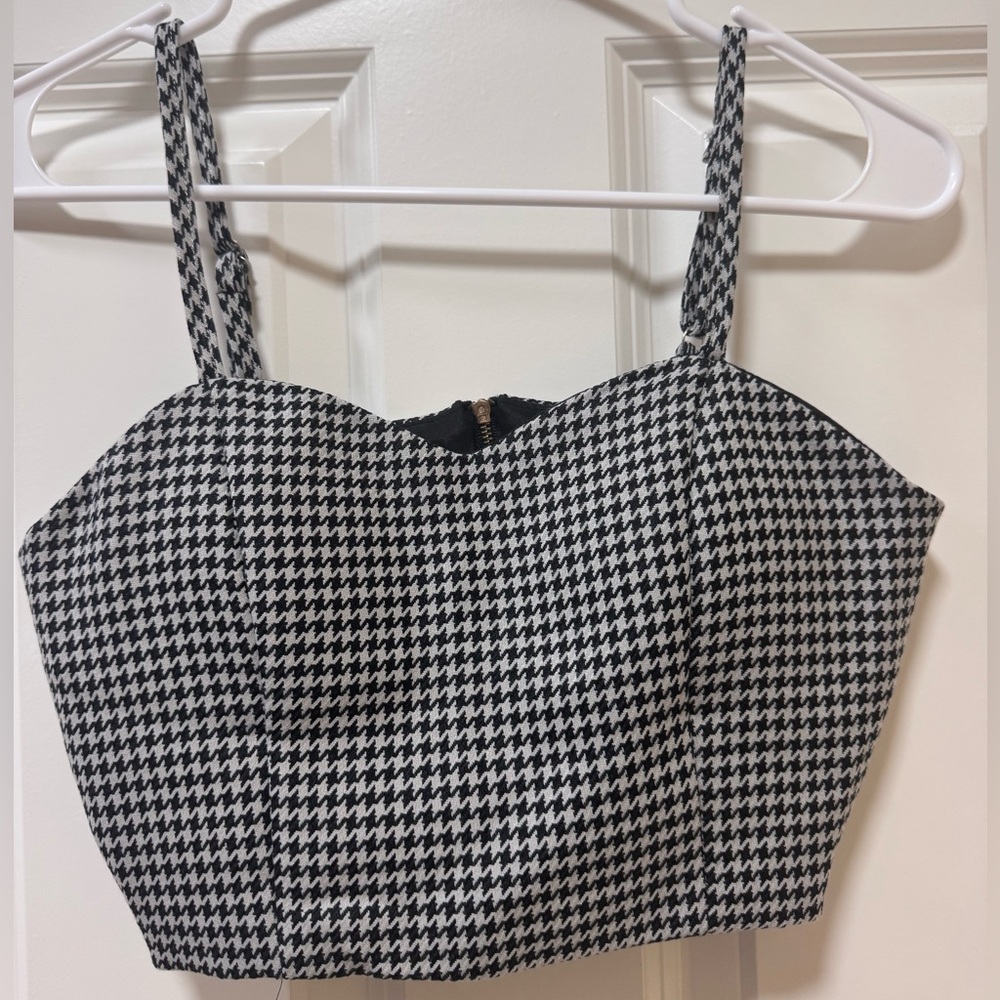Stylish Black and White Women's Top